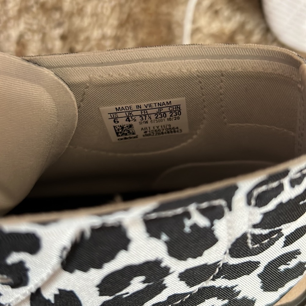 Stella McCartney training primegreen shoes new with tags no box . Never worn - Picture 4 of 4